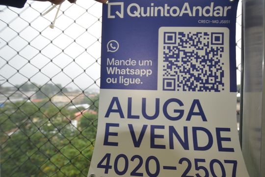 Placa instalada de apartamento à venda com 2 quartos, 78m² em Vila Valqueire, Rio de Janeiro