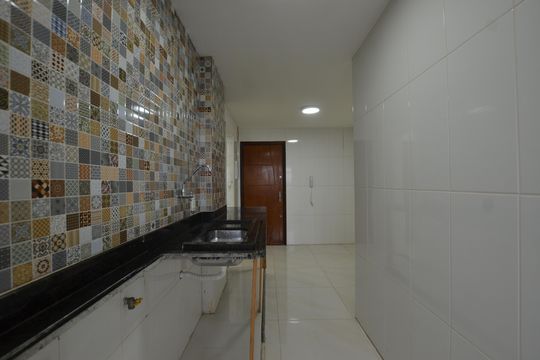 Cozinha de apartamento à venda com 2 quartos, 78m² em Vila Valqueire, Rio de Janeiro