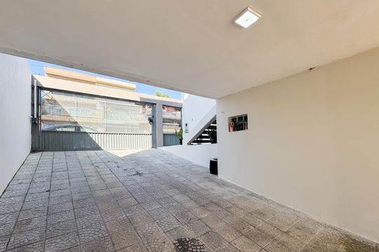 Garagem de casa à venda com 2 quartos, 223m² em Baeta Neves, São Bernardo do Campo