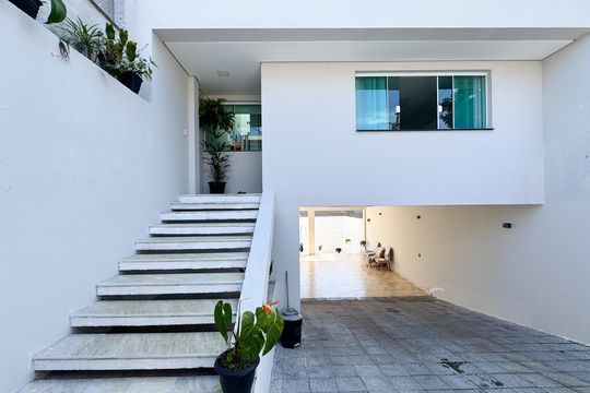 Garagem de casa à venda com 2 quartos, 223m² em Baeta Neves, São Bernardo do Campo