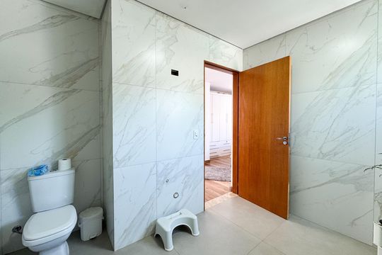 Banheiro - Suíte 2 de casa à venda com 2 quartos, 223m² em Baeta Neves, São Bernardo do Campo