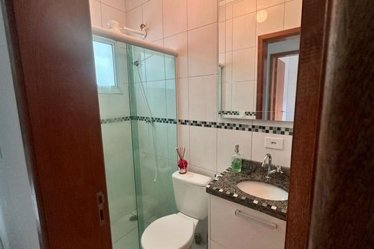 Banheiro de apartamento à venda com 2 quartos, 110m² em Jardim Santo Antônio, Santo André