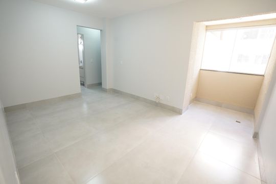 Apartamento à venda com 3 quartos, 67m² em Jardim Ana Lúcia, Goiânia