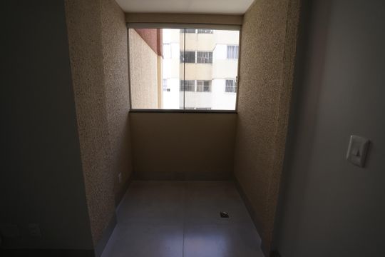 Apartamento à venda com 3 quartos, 67m² em Jardim Ana Lúcia, Goiânia
