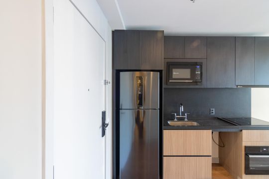 Cozinha de apartamento para alugar com 1 quarto, 42m² em Indianópolis, São Paulo