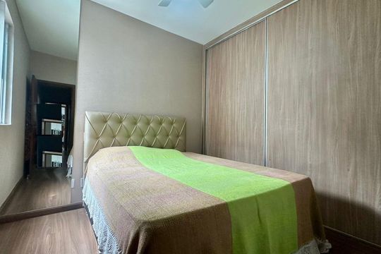 Quarto de apartamento à venda com 3 quartos, 95m² em Santo Antônio, Belo Horizonte