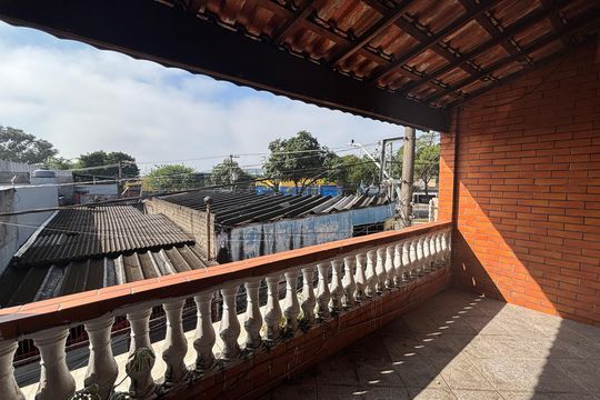 Sacada de casa à venda com 4 quartos, 130m² em Jardim Soraia, São Paulo