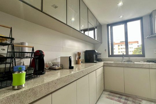 Cozinha de apartamento à venda com 3 quartos, 85m² em São Pedro, Belo Horizonte