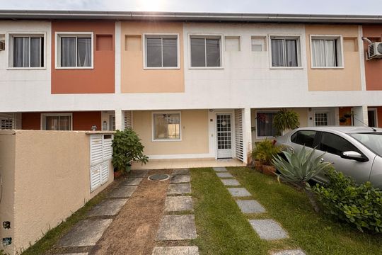 Fachada de casa à venda com 3 quartos, 84m² em Vargem Pequena, Rio de Janeiro