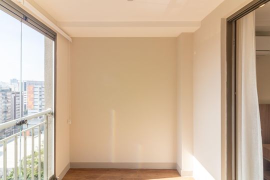 Varanda de kitnet/studio para alugar com 1 quarto, 30m² em Indianópolis, São Paulo