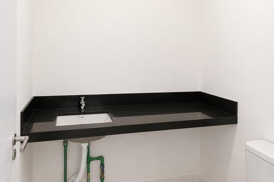 Banheiro de apartamento para alugar com 1 quarto, 30m² em Marechal Rondon, Canoas
