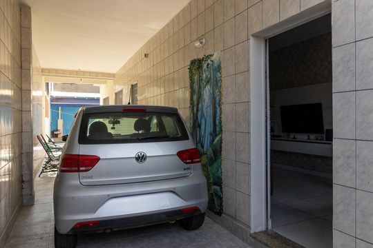 Garagem de casa à venda com 3 quartos, 120m² em Realengo, Rio de Janeiro
