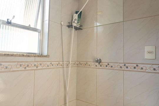 Banheiro 2 de casa à venda com 3 quartos, 120m² em Realengo, Rio de Janeiro