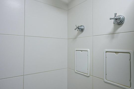 Banheiro de apartamento para alugar com 1 quarto, 35m² em Real Parque, São Paulo