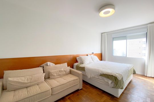 Suíte  de apartamento à venda com 3 quartos, 198m² em Perdizes, São Paulo
