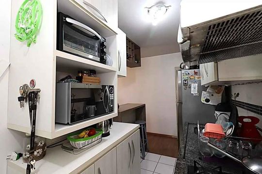 Cozinha de apartamento para alugar com 3 quartos, 55m² em Humaitá, Porto Alegre