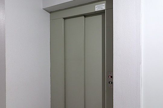 Área comum - Elevador de apartamento para alugar com 2 quartos, 90m² em São Geraldo, Porto Alegre