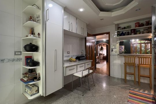 Cozinha de casa para alugar com 3 quartos, 575m² em Vila Galvão, Guarulhos