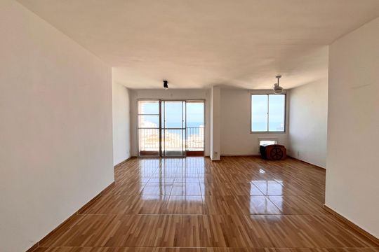 Sala  de apartamento à venda com 1 quarto, 80m² em Copacabana, Rio de Janeiro