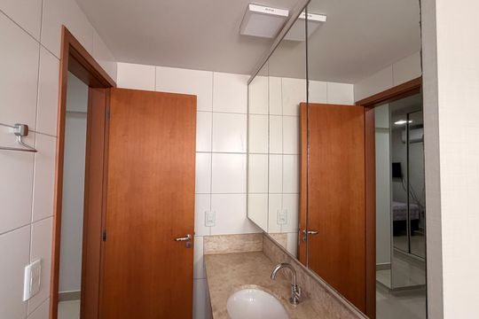 Banheiro da Suíte 1 e 2 de apartamento para alugar com 3 quartos, 123m² em Jardim Atlantico, Goiânia
