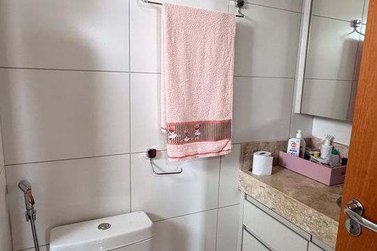 Banheiro da Suíte 3 de apartamento para alugar com 3 quartos, 123m² em Jardim Atlantico, Goiânia
