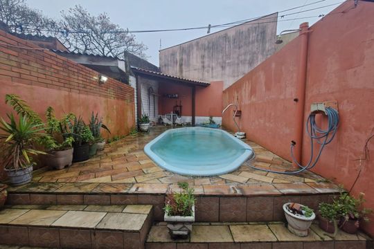 Área comum de casa à venda com 4 quartos, 137m² em Serraria, Porto Alegre