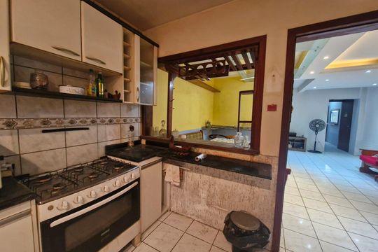 Cozinha de casa à venda com 4 quartos, 137m² em Serraria, Porto Alegre