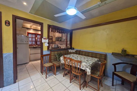 Área comum de casa à venda com 4 quartos, 137m² em Serraria, Porto Alegre