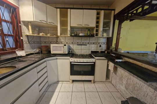 Cozinha de casa à venda com 4 quartos, 137m² em Serraria, Porto Alegre