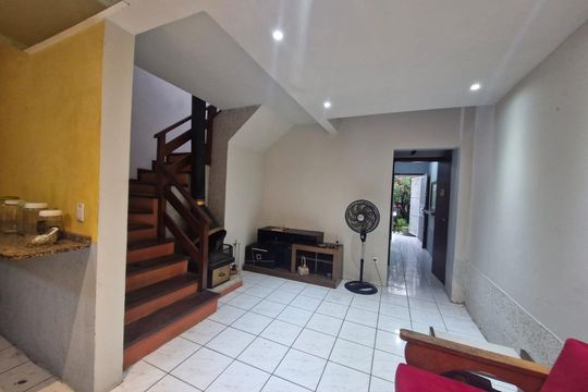 Casa à venda com 4 quartos, 137m² em Serraria, Porto Alegre