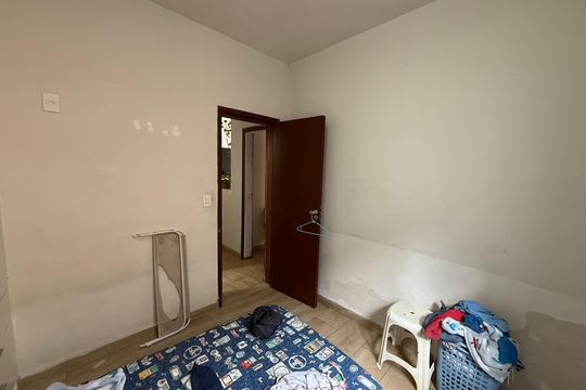 Quarto 2 de casa à venda com 3 quartos, 360m² em Coqueiros, Belo Horizonte