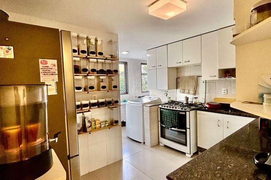 Apartamento para alugar com 4 quartos, 154m² em Nogueira, Petrópolis