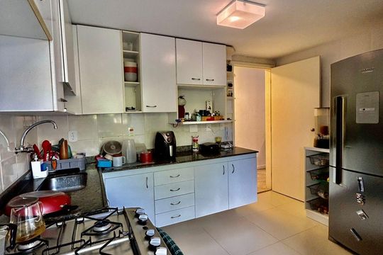 Apartamento para alugar com 4 quartos, 154m² em Nogueira, Petrópolis