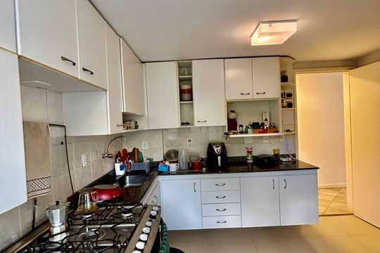 Apartamento para alugar com 4 quartos, 154m² em Nogueira, Petrópolis