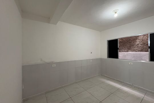 Quarto de casa para alugar com 2 quartos, 80m² em Vila Albertina, São Paulo