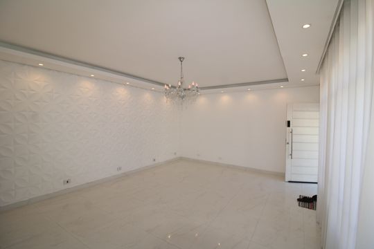Casa para alugar com 3 quartos, 350m² em Carandiru, São Paulo