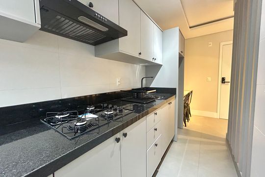 Cozinha de apartamento para alugar com 1 quarto, 31m² em Trindade, Florianópolis
