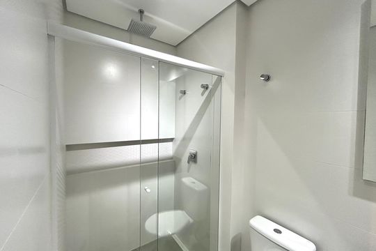 Banheiro de apartamento para alugar com 1 quarto, 31m² em Trindade, Florianópolis