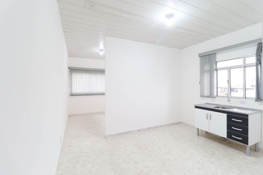 Cozinha de apartamento para alugar com 1 quarto, 27m² em Vila Maria Alta, São Paulo