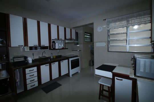 Cozinha de apartamento à venda com 3 quartos, 142m² em Jardim Guanabara, Rio de Janeiro
