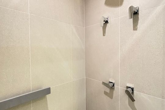 Banheiro da Suíte de apartamento para alugar com 1 quarto, 35m² em Indianópolis, São Paulo