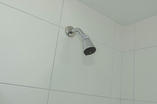 Banheiro de kitnet/studio para alugar com 1 quarto, 29m² em Vila Cordeiro, São Paulo