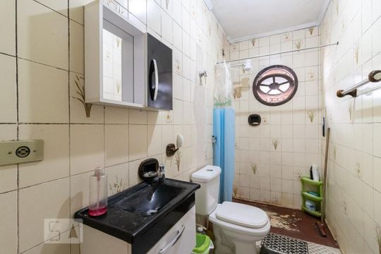 Banheiro de casa à venda com 3 quartos, 125m² em Vila Nhocuné, São Paulo
