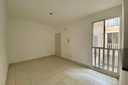 Sala de apartamento à venda com 2 quartos, 65m² em Betim Industrial, Betim