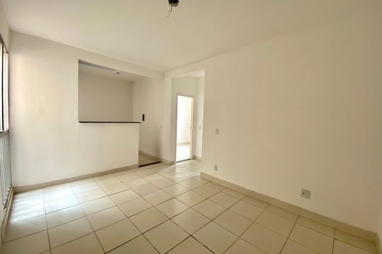 Sala de apartamento à venda com 2 quartos, 65m² em Betim Industrial, Betim