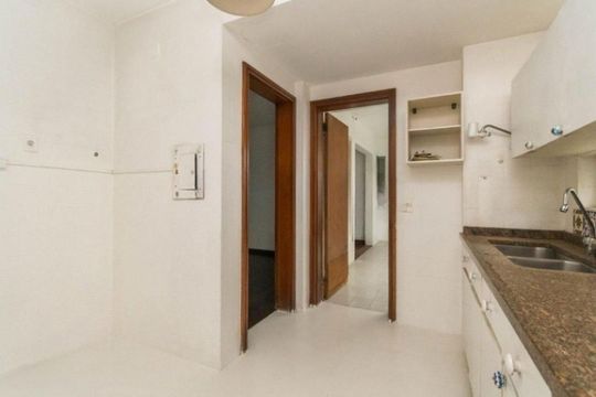 Cozinha de apartamento para alugar com 3 quartos, 151m² em Mont’Serrat, Porto Alegre