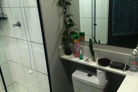 Banheiro de apartamento para alugar com 1 quarto, 27m² em Vila Butantã, São Paulo