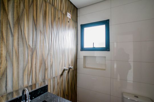 Banheiro da Suíte de apartamento à venda com 2 quartos, 100m² em Jardim das Maravilhas, Santo André