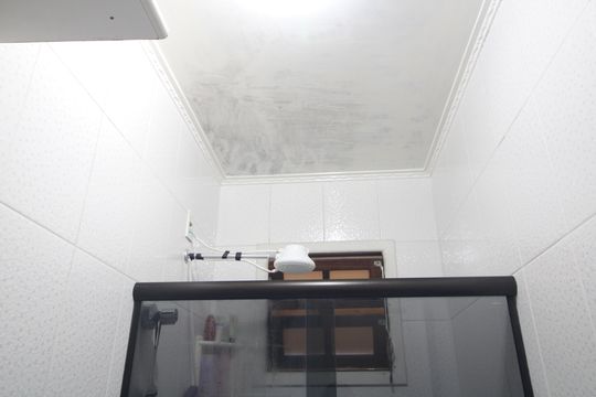Banheiro comum de casa à venda com 4 quartos, 200m² em Vila Constanca, São Paulo