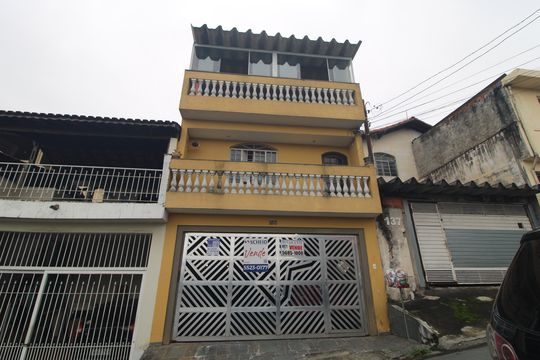 Fachada de casa à venda com 4 quartos, 200m² em Vila Constanca, São Paulo